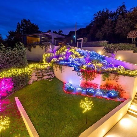 Villa Altavista - Seaview & Relax With Heated Pool & Minigolf Opatija Exteriör bild