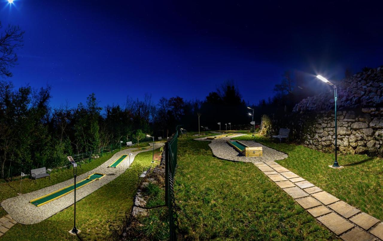 Villa Altavista - Seaview & Relax With Heated Pool & Minigolf Opatija Exteriör bild