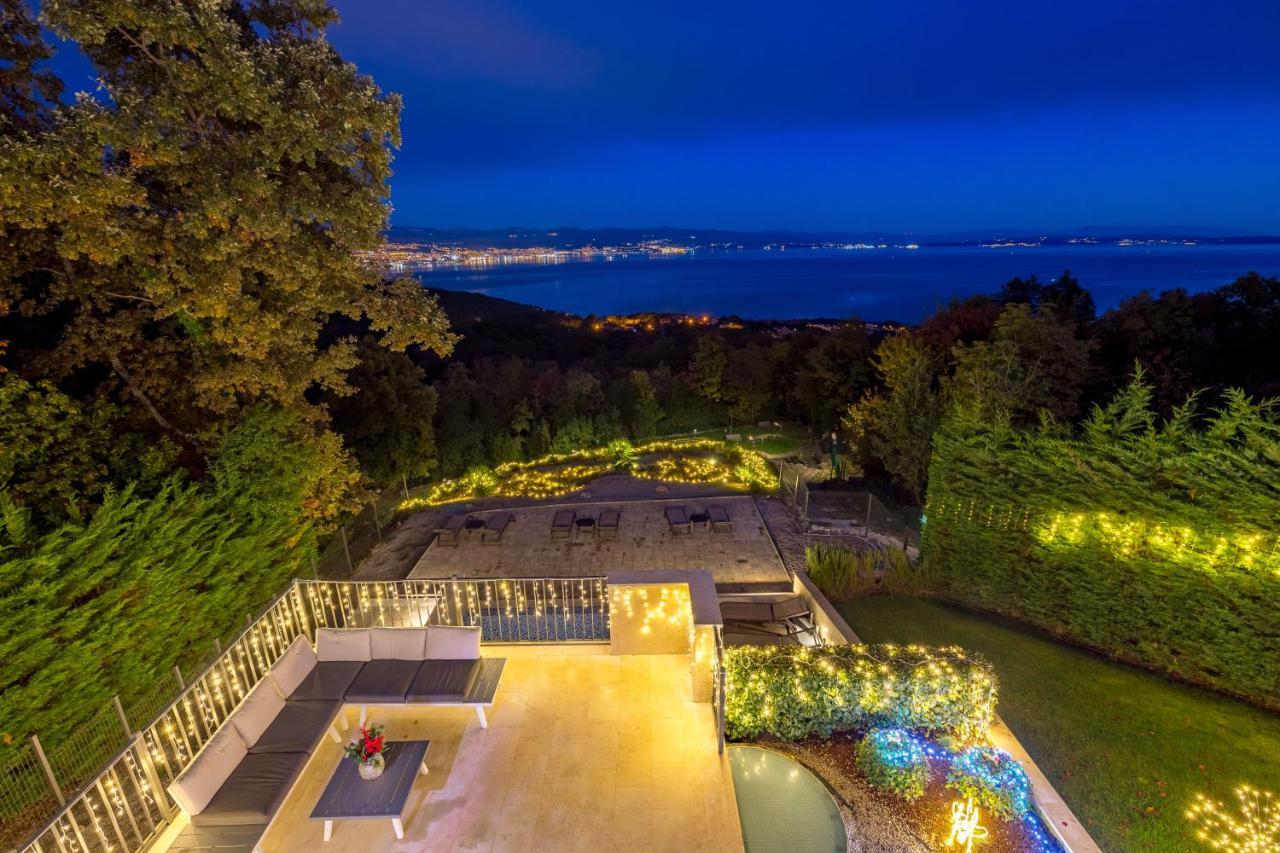 Villa Altavista - Seaview & Relax With Heated Pool & Minigolf Opatija Exteriör bild