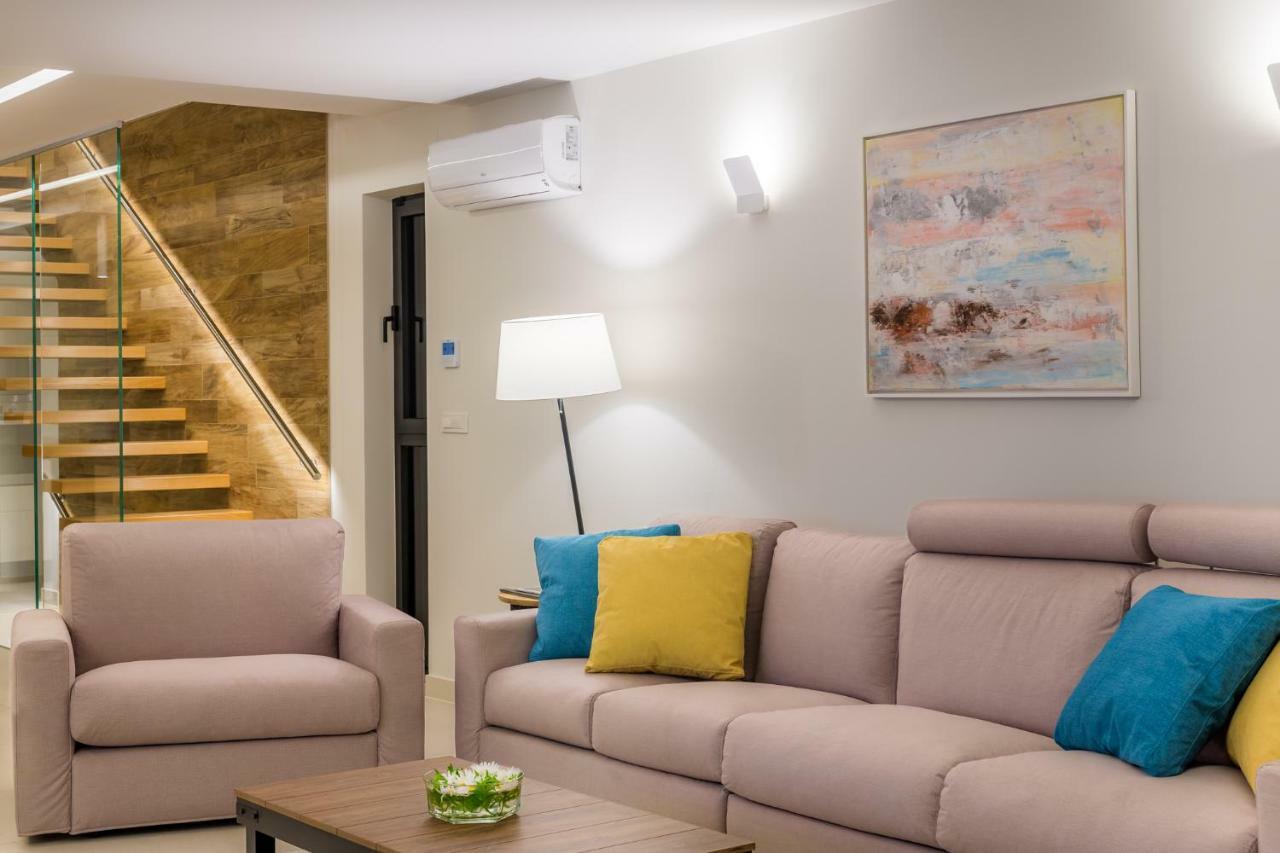 Villa Altavista - Seaview & Relax With Heated Pool & Minigolf Opatija Exteriör bild