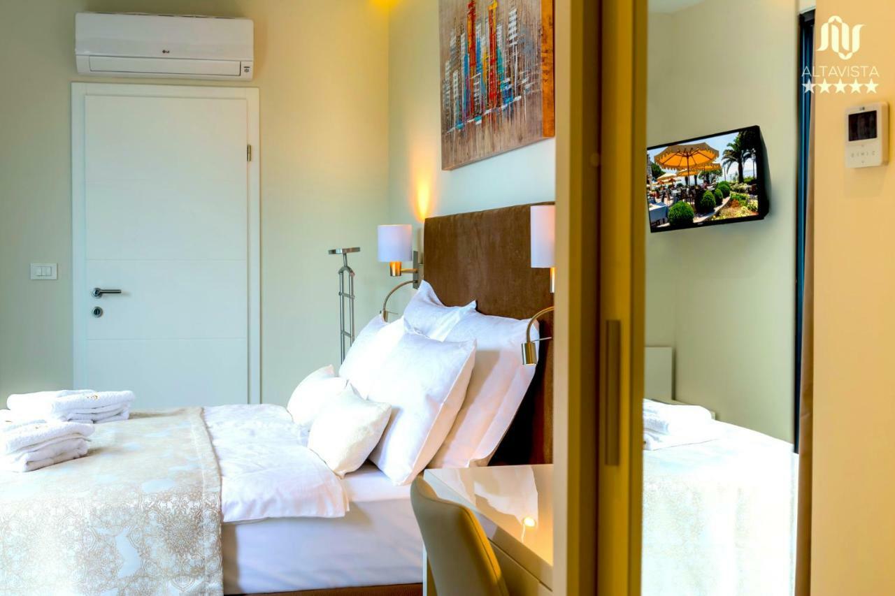 Villa Altavista - Seaview & Relax With Heated Pool & Minigolf Opatija Exteriör bild