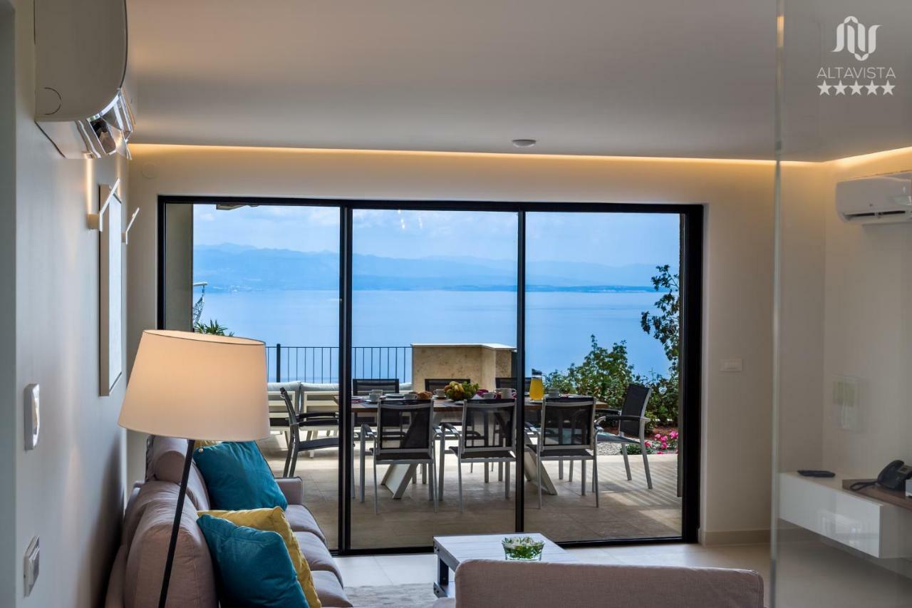 Villa Altavista - Seaview & Relax With Heated Pool & Minigolf Opatija Exteriör bild
