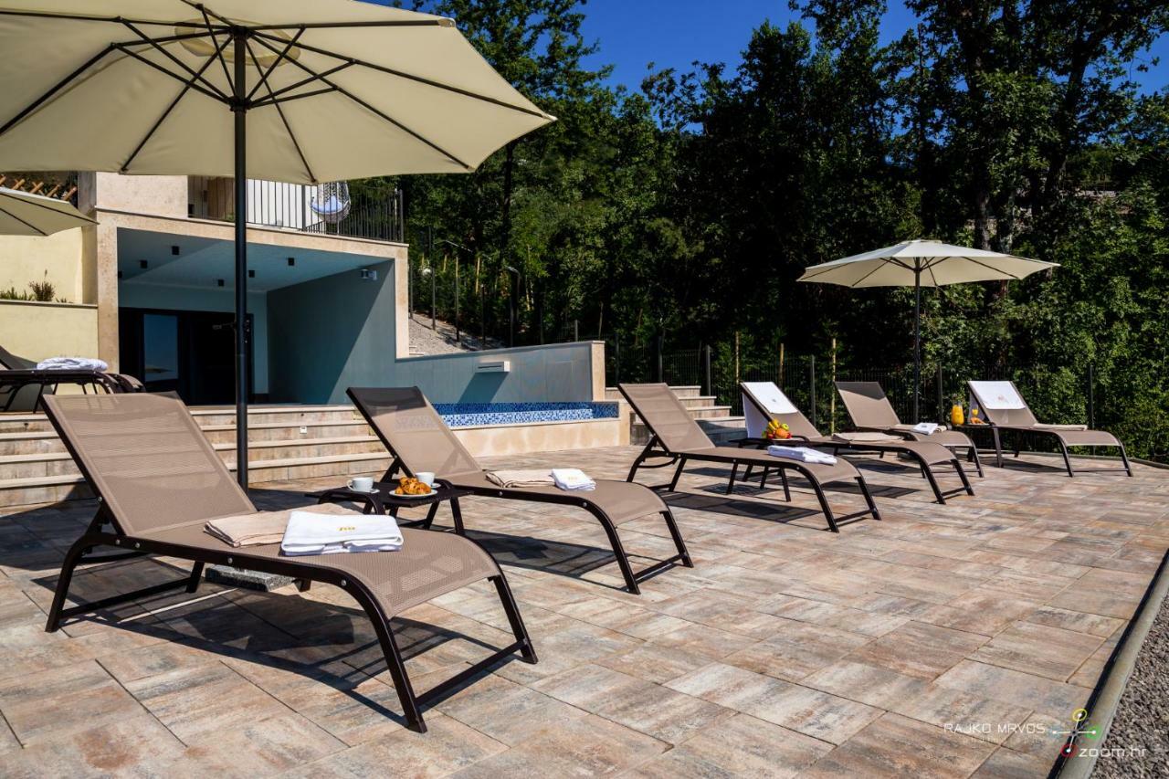 Villa Altavista - Seaview & Relax With Heated Pool & Minigolf Opatija Exteriör bild