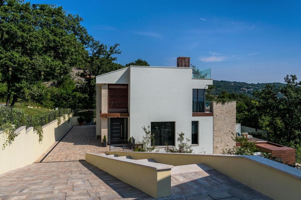 Villa Altavista - Seaview & Relax With Heated Pool & Minigolf Opatija Exteriör bild